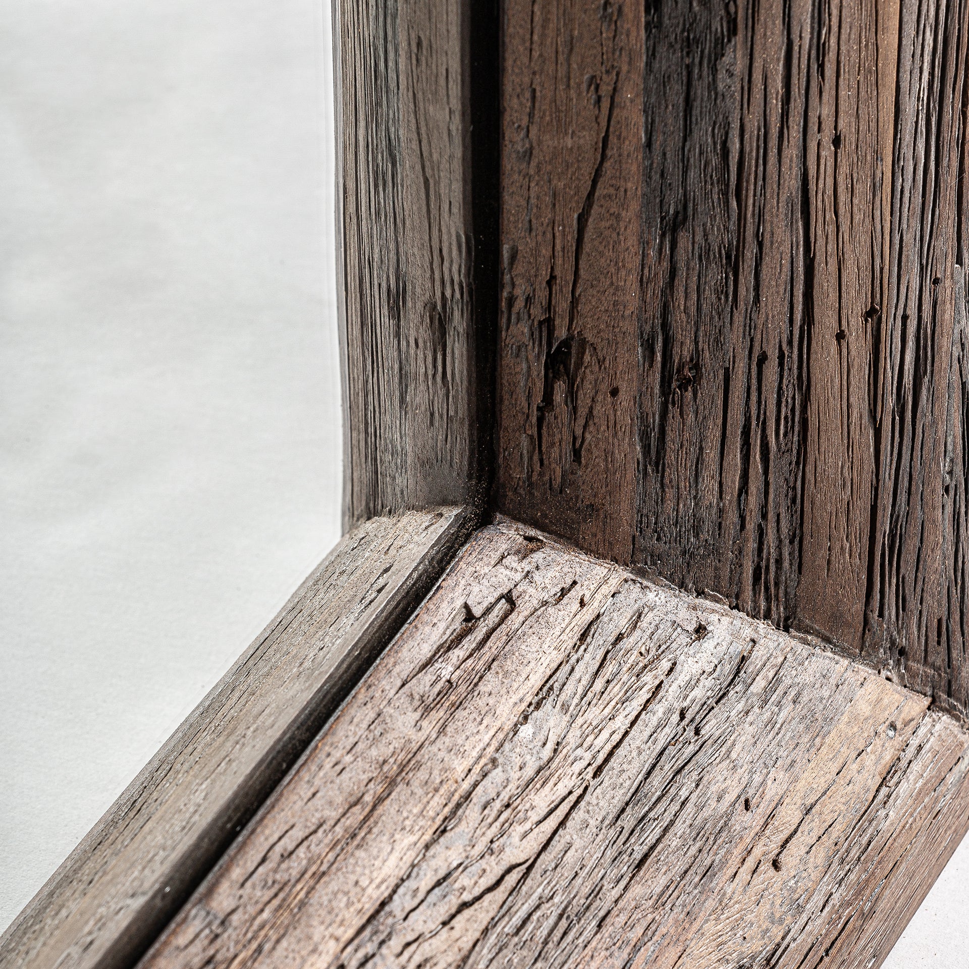 TOIGNE MIRROR